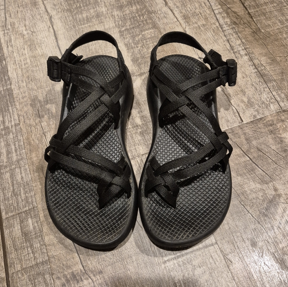 Chaco ZX2 Solid Black Strappy Women's Sandals Size 9